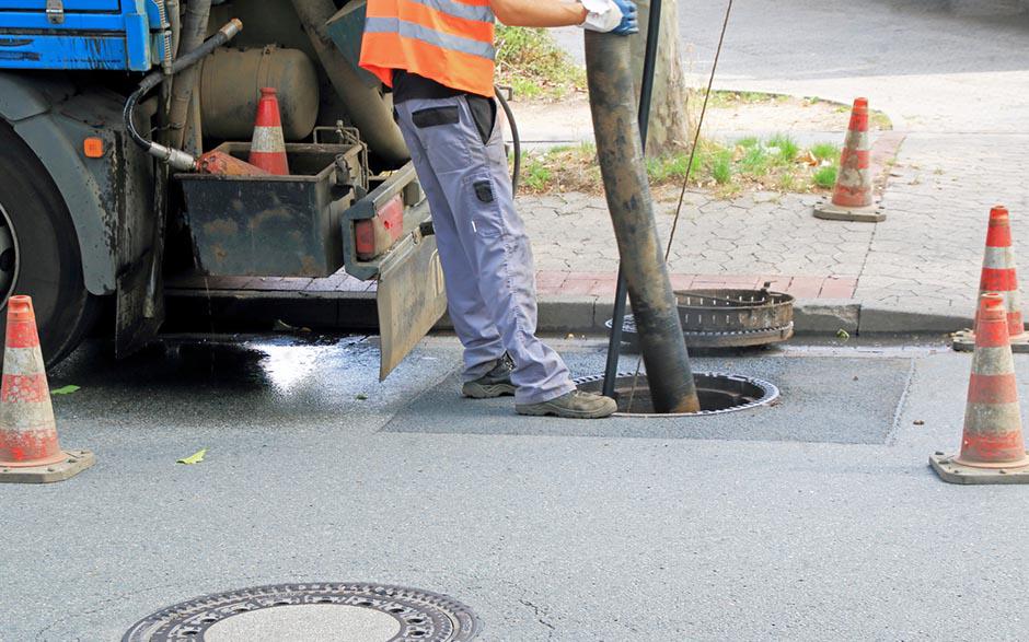 comment déboucher canalisation wc Clichy